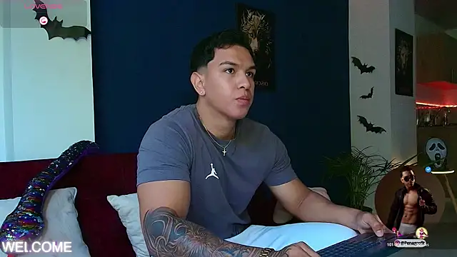 Taylor John online show from 10-31-25, 02:07