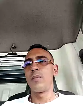 Snapshot of paisa233 chatting on 03-25-26, 05:08 paisa233 online show from 03-25-26, 05:08