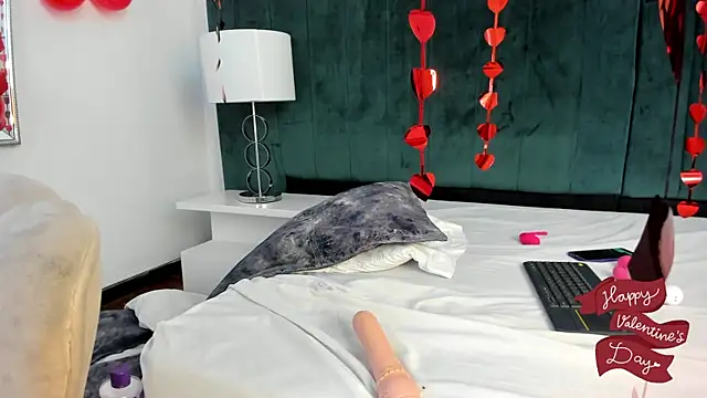 PandoraB  online show from 02-13-25, 02:20