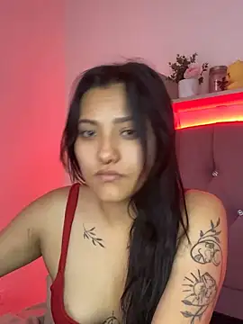 Snapshot of angellique_22 chatting on 01-02-25, 12:24 angellique 22 online show from 01-02-25, 12:24