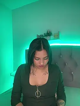 Snapshot of angellique_22 chatting on 01-15-25, 03:54 angellique 22 online show from 01-15-25, 03:54
