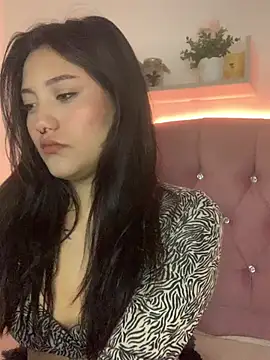 Snapshot of angellique_22 chatting on 02-27-25, 10:37 angellique 22 online show from 02-27-25, 10:37