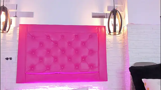 Snapshot of mia_six66 chatting on 01-31-25, 02:39 mia six66 online show from 01-31-25, 02:39