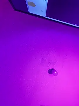 Snapshot of Ivann4 chatting on 03-05-25, 06:01 Ivann4 online show from 03-05-25, 06:01