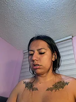 Snapshot of Ivann4 chatting on 03-06-25, 11:31 Ivann4 online show from 03-06-25, 11:31