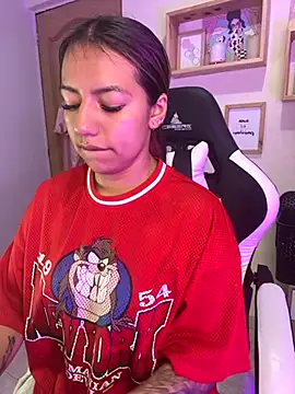 Snapshot of Ivann4 chatting on 11-04-25, 06:18 Ivann4 online show from 11-04-25, 06:18