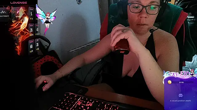 Snapshot of lili-hot-77 chatting on 02-12-25, 08:27 lili-hot-77 online show from 02-12-25, 08:27