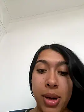 SweetLatiin  online show from 11-21-25, 08:51