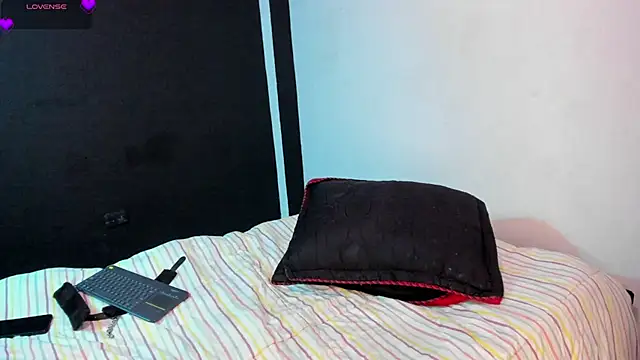 Snapshot of 6_bunny_9 chatting on 03-22-25, 04:35 6 bunny 9 online show from 03-22-25, 04:35