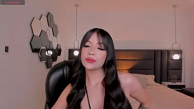 ValeriaRiveraX online show from 11-30-25, 06:45