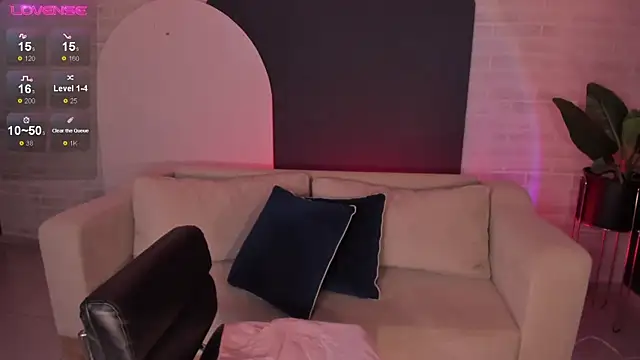 MariaHerrera  online show from 03-06-25, 06:19