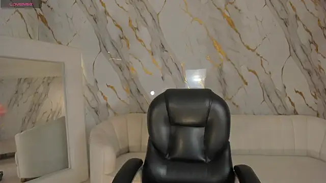 ArianaDumont online show from 07-17-26, 11:06