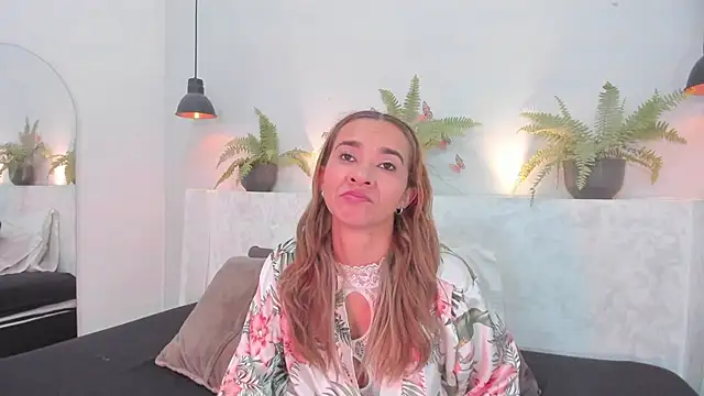 Snapshot of penelope_handaos chatting on 03-21-25, 06:38 penelope handaos online show from 03-21-25, 06:38