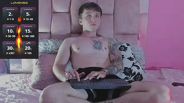 Snapshot of Dylanwhite23_ chatting on 11-29-25, 11:08 Dylanwhite23 online show from 11-29-25, 11:08