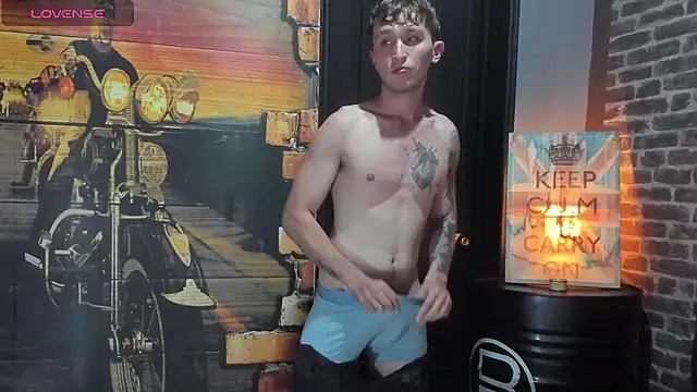 Snapshot of Dylanwhite23_ chatting on 01-07-26, 04:37 Dylanwhite23 online show from 01-07-26, 04:37