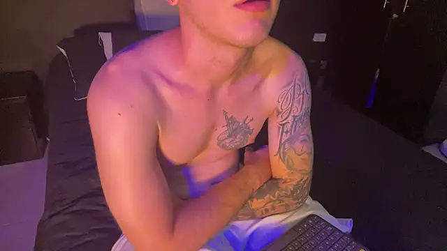 Snapshot of Dylanwhite23_ chatting on 01-15-26, 09:40 Dylanwhite23 online show from 01-15-26, 09:40