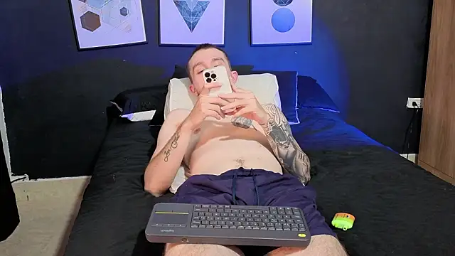 Snapshot of Dylanwhite23_ chatting on 03-13-26, 09:54 Dylanwhite23 online show from 03-13-26, 09:54