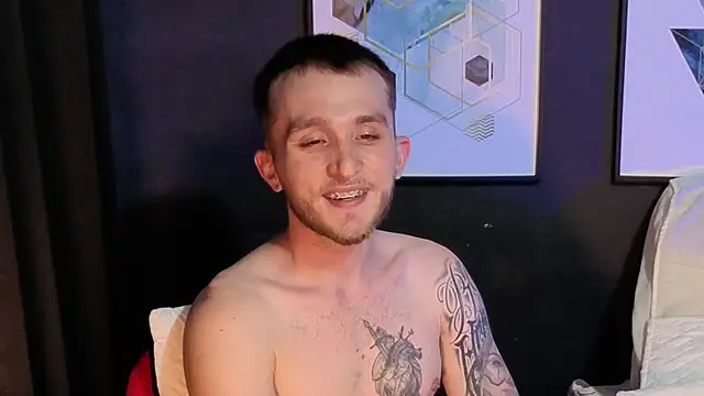 Snapshot of Dylanwhite23_ chatting on 04-03-26, 03:48 Dylanwhite23 online show from 04-03-26, 03:48