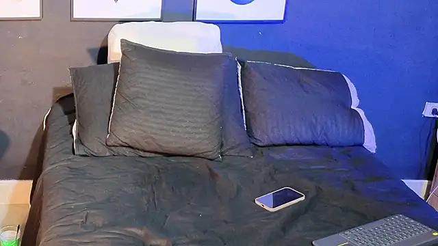 Snapshot of Dylanwhite23_ chatting on 04-08-26, 08:58 Dylanwhite23 online show from 04-08-26, 08:58