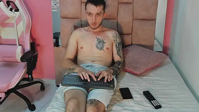 Snapshot of Dylanwhite23_ chatting on 04-28-26, 02:38 Dylanwhite23 online show from 04-28-26, 02:38