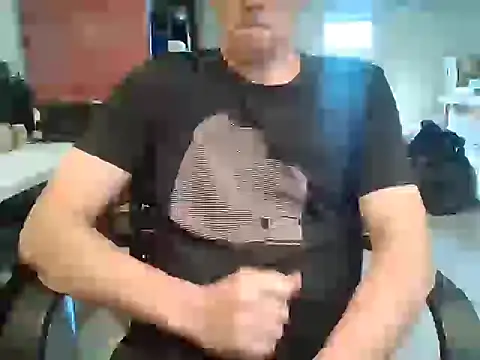 Raimundo1971 online show from 12-18-25, 02:23