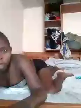 Sweetcecie01 online show from 02-17-25, 01:32