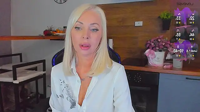 Snapshot of Miya_Kisss chatting on 11-24-25, 02:39 Miya Kisss online show from 11-24-25, 02:39