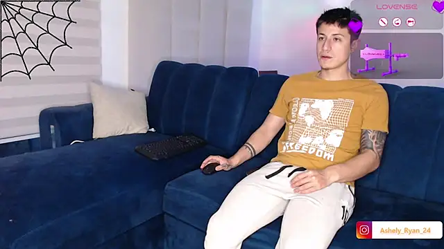 ashely ryan24 online show from 10-28-25, 10:45