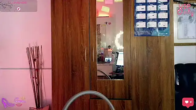 LauGrayJ online show from 02-06-26, 01:58