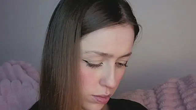 Snapshot of SofiaGc chatting on 11-11-25, 03:39 SofiaGc online show from 11-11-25, 03:39