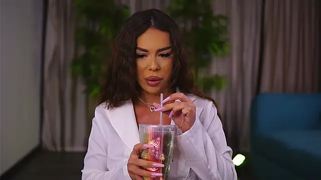 Snapshot of MissKiarra chatting on 01-11-25, 04:48 MissKiarra online show from 01-11-25, 04:48