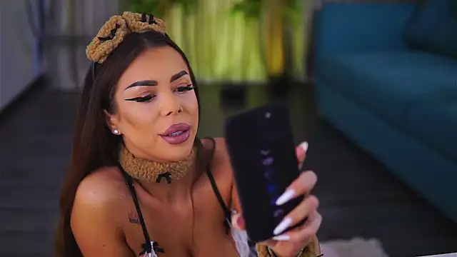 Snapshot of MissKiarra chatting on 02-27-25, 05:02 MissKiarra online show from 02-27-25, 05:02