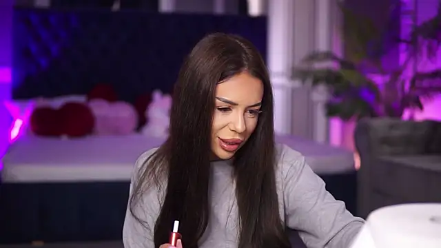 Snapshot of MissKiarra chatting on 09-25-25, 06:39 MissKiarra online show from 09-25-25, 06:39