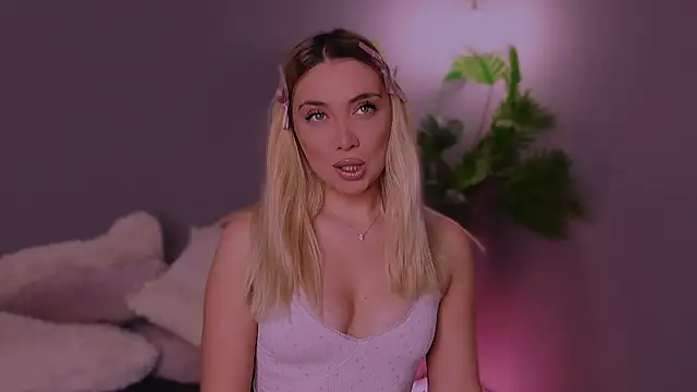 Jessielle online show from 12-15-25, 07:34