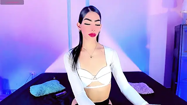 Tiffany moonblack online show from 11-22-25, 05:50