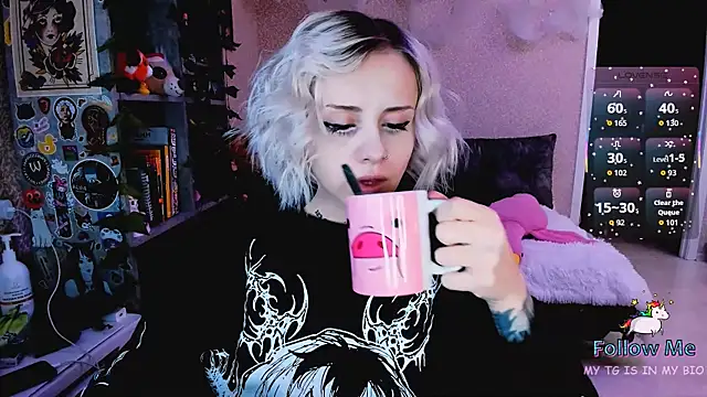 NaniMoore online show from 11-30-25, 08:35