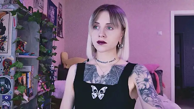 NaniMoore online show from 04-28-26, 08:14