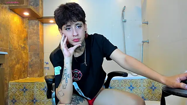 Ethan lennox online show from 10-21-25, 03:35