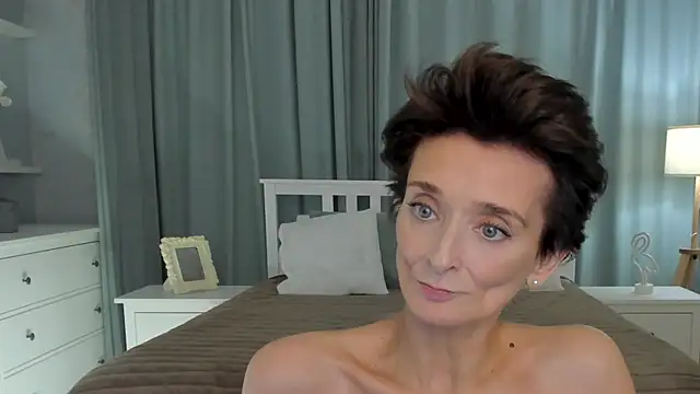 SimonaDeBeauvoir online show from 12-20-24, 01:54