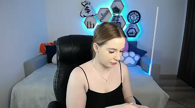 SabrinViolet online show from 02-25-25, 09:09