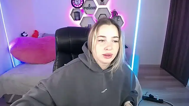 SabrinViolet online show from 10-14-25, 08:26