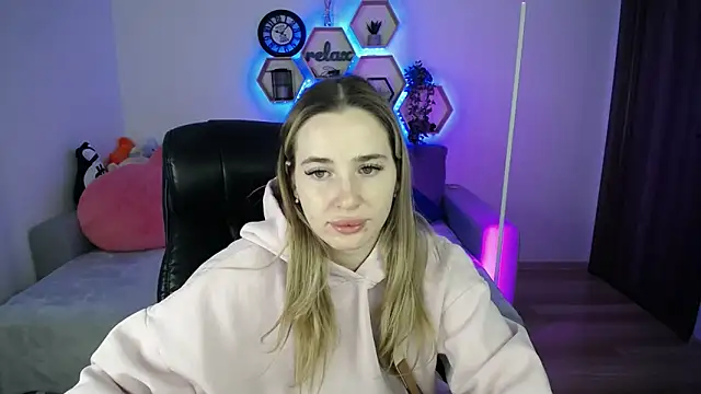 SabrinViolet online show from 02-21-26, 09:10