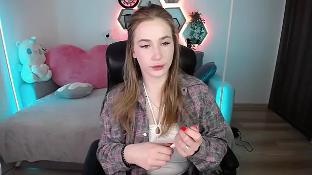 Snapshot of SabrinViolet chatting on 04-26-26, 08:12 SabrinViolet online show from 04-26-26, 08:12