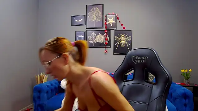 AnneHove online show from 02-14-25, 05:09