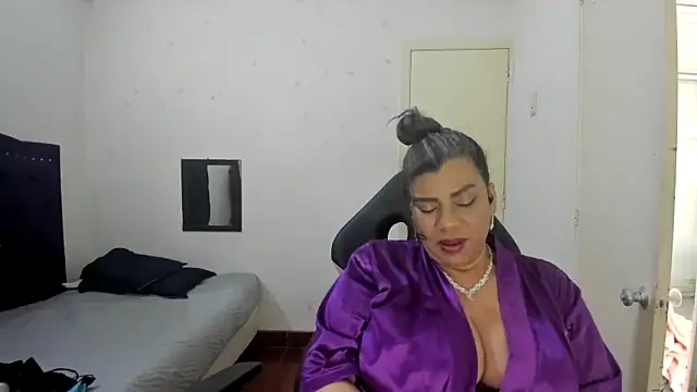 vikyadams online show from 10-14-25, 03:13