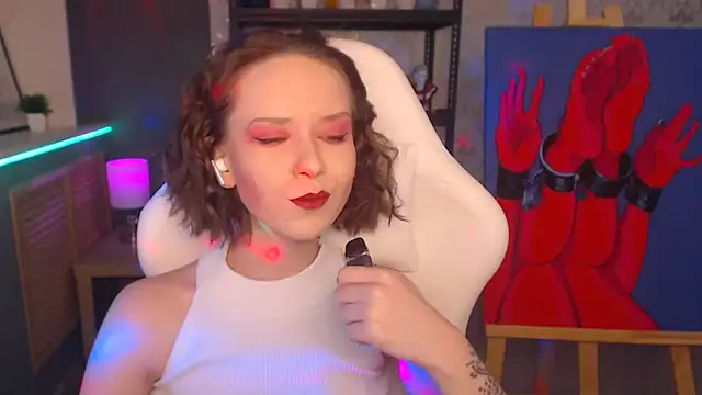 FascinatingEyess online show from 12-14-24, 07:03