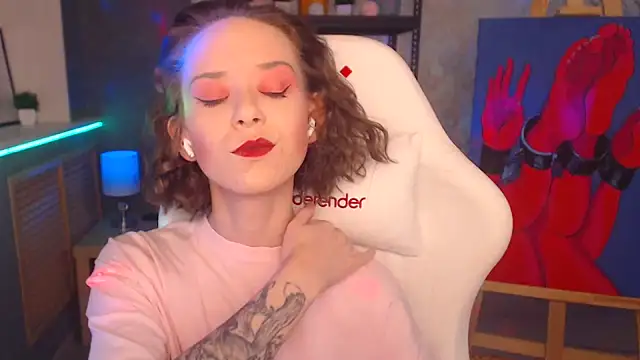 FascinatingEyess online show from 12-20-24, 06:24