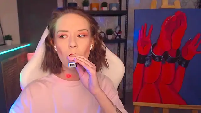 FascinatingEyess online show from 01-18-25, 08:09