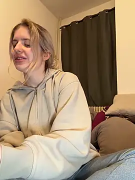 Holly-Glamour online show from 03-29-26, 09:26