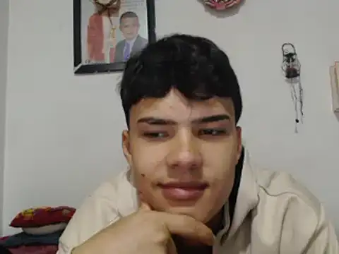 Snapshot of masterdaniel88 chatting on 02-09-25, 08:34 masterdaniel88 online show from 02-09-25, 08:34
